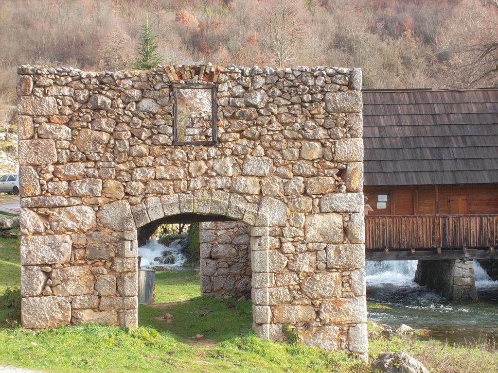 Gacka Valley Licko Lesce Екстериор снимка