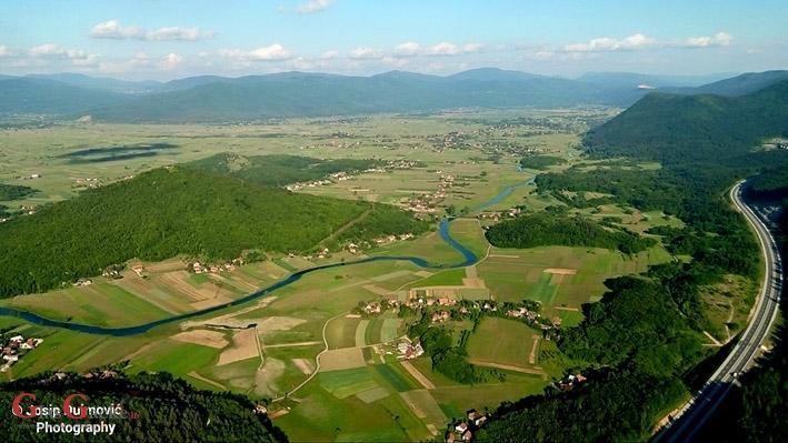 Gacka Valley Licko Lesce Екстериор снимка